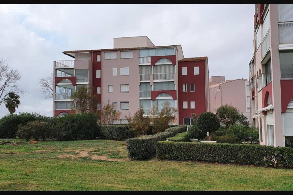 Apartment T2 - Les Pieds Dans Le Sables En Toutes Saisons 5 Couchages - Climatisation - Parking Privee - Piscine - Situation Optimum Et Rare - Amoureva - Richelieu- Cap D'agde