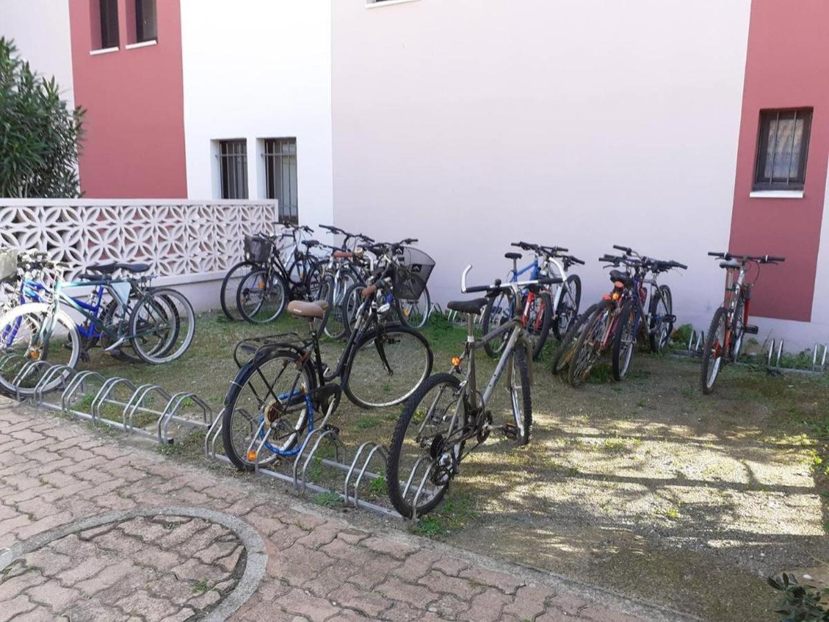 Apartment T2 - Les Pieds Dans Le Sables En Toutes Saisons 5 Couchages - Climatisation - Parking Privee - Piscine - Situation Optimum Et Rare - Amoureva - Richelieu- Cap D'agde *