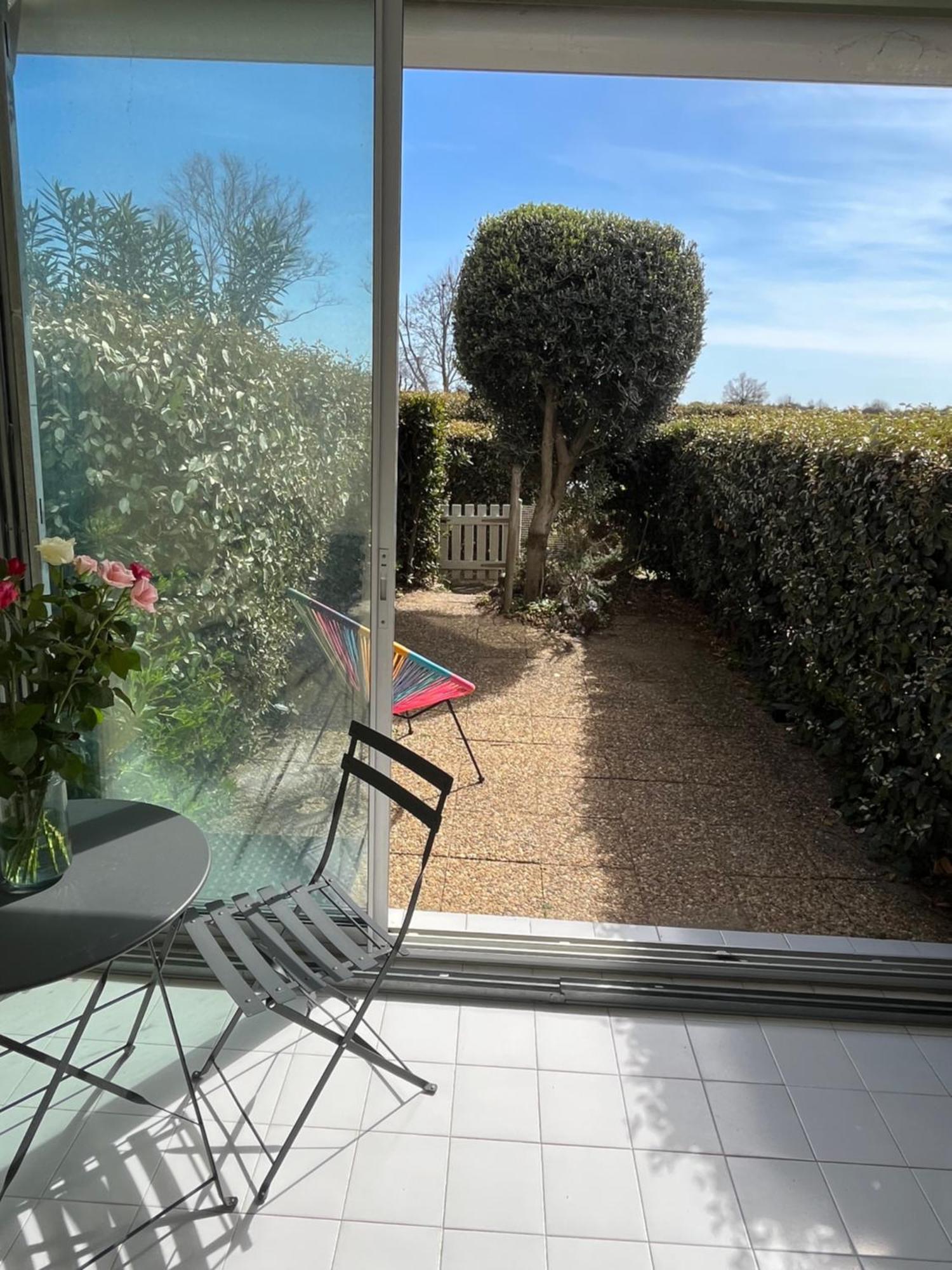 Apartment T2 - Les Pieds Dans Le Sables En Toutes Saisons 5 Couchages - Climatisation - Parking Privee - Piscine - Situation Optimum Et Rare - Amoureva - Richelieu- Cap D'agde Agde