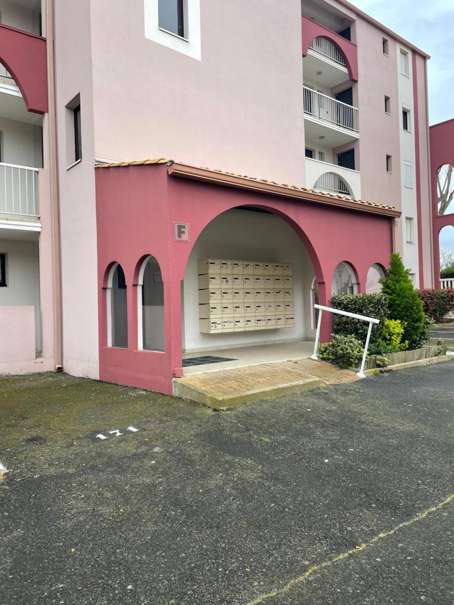 T2 - Les Pieds Dans Le Sables En Toutes Saisons 5 Couchages - Climatisation - Parking Privee - Piscine - Situation Optimum Et Rare - Amoureva - Richelieu- Cap D'agde * Agde
